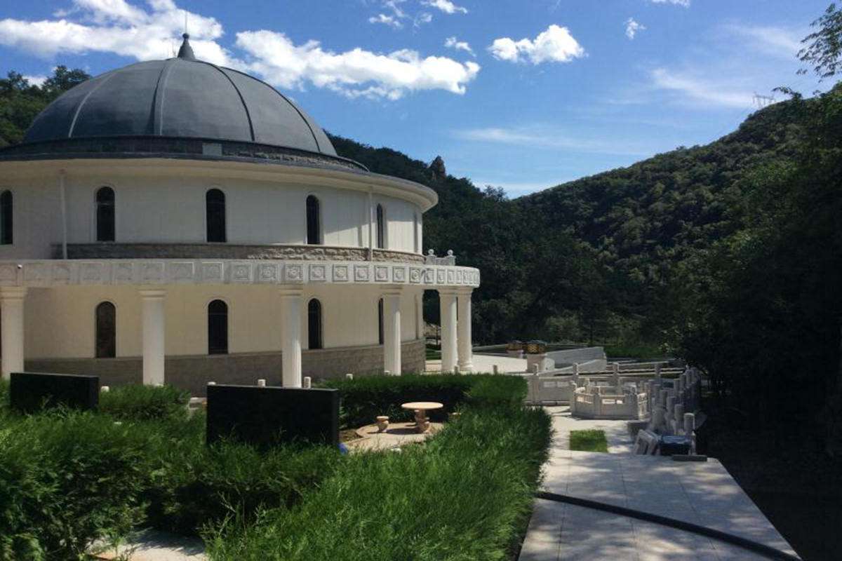 九公山长城纪念林陵园环境如何？