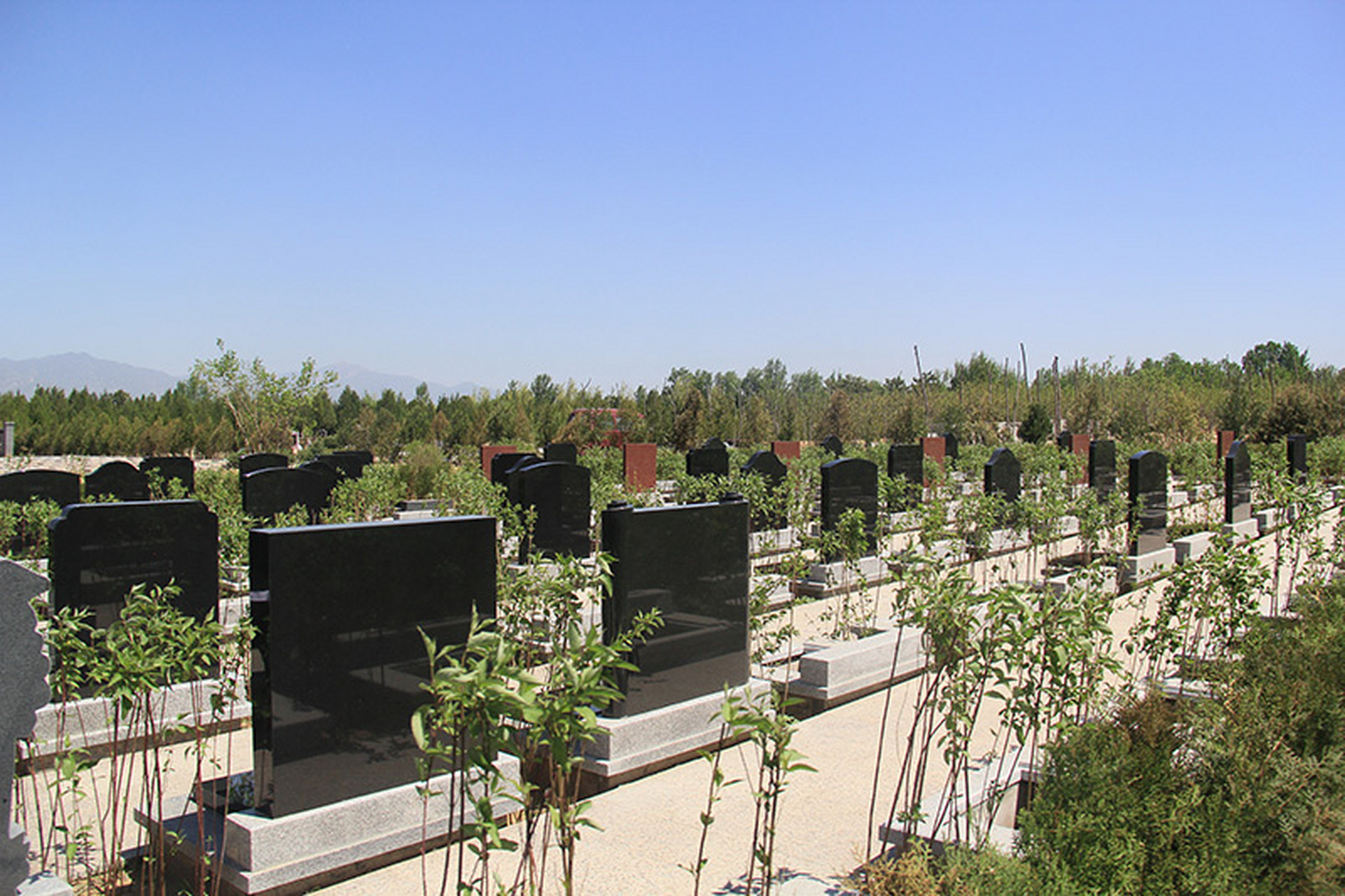 京畿吉地承先志，人文陵园续家风——中华永久陵园的传承之道